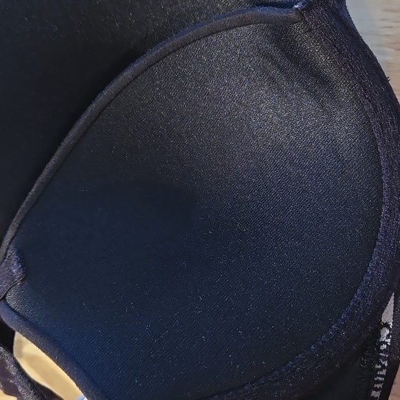 Calvin Klein Black Bra with Underwire and Light Padding - Picture 5 of 5